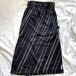 NIKE BASKETBALL SHORTS